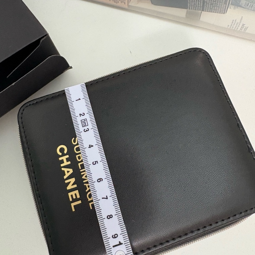 CHANEL beauty Sublimage Black cosmetics Case - Picture 9 of 10